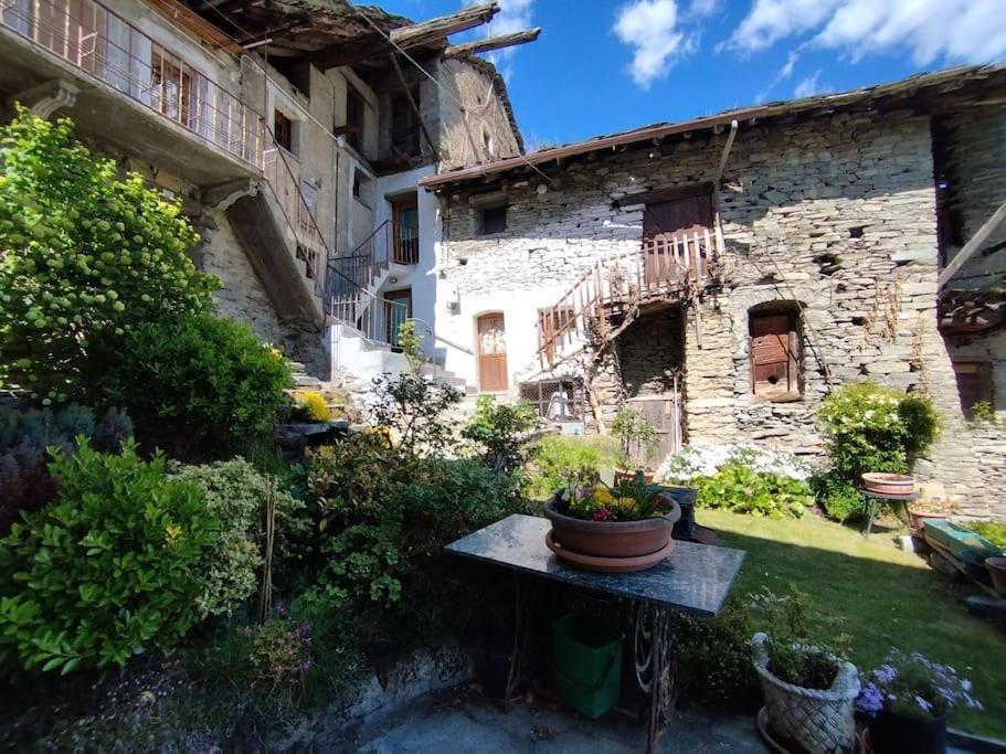 Hameau Gubioche, Casa Vacanze Chambave Εξωτερικό φωτογραφία