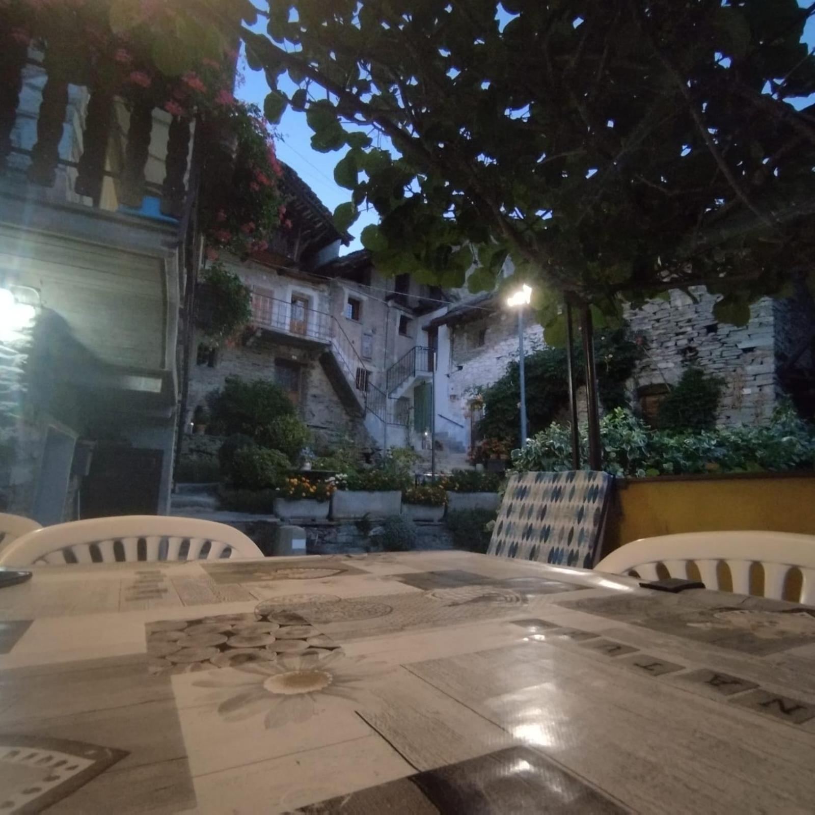 Hameau Gubioche, Casa Vacanze Chambave Εξωτερικό φωτογραφία
